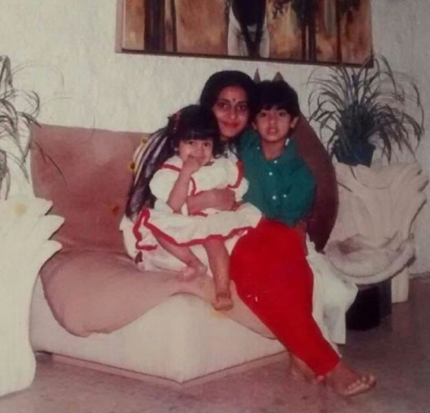 Nakul Vengsarkar's childhood picture with his mother and sister