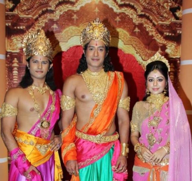 Neil Bhatt (extreme left) in the show Ramayana