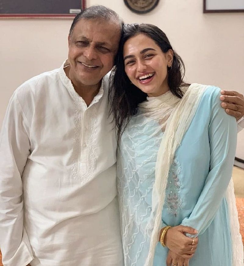 Nusrat faria with her father-in-law