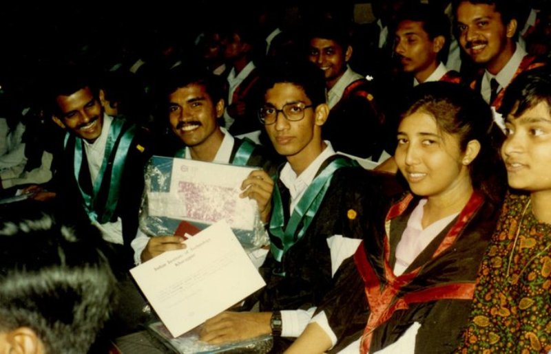 Shar Dubey (2nd from right) with Sunder Pichai at IIT Kharagpur's convocation in 1993