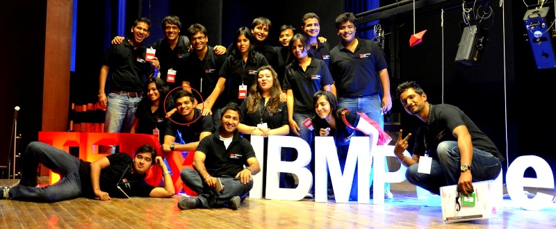 Surya Azad at Symbiosis Institute of Business Management, Pune, posing with the organising team of TEDxSIBMPune: The Start of Fantastic Things in 2012