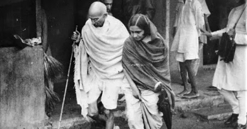 A picture of Mridula Sarabhai and Mahatma Gandhi