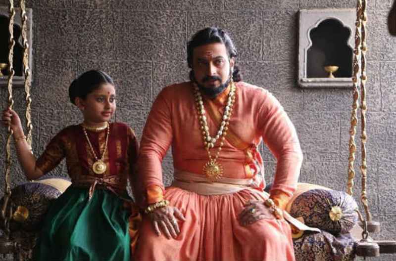 Amol Kolhe with his daughter on the sets of the serial Chhatrapati Sambhaji