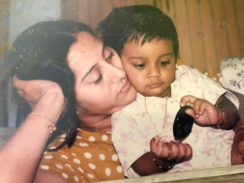 Arth Vidyarthi's childhood picture with his mother 