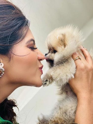 Athulya Ravi and her pet dog