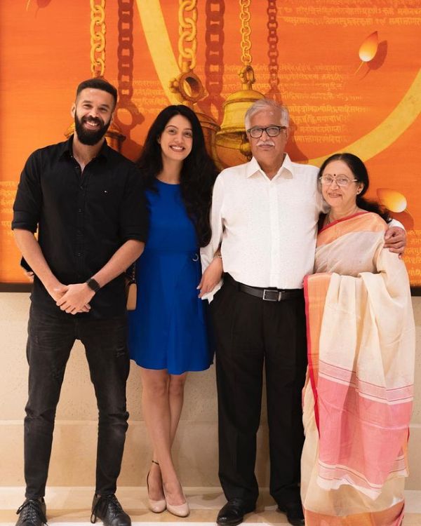 Eka Lakhani with her mother,father, and brother