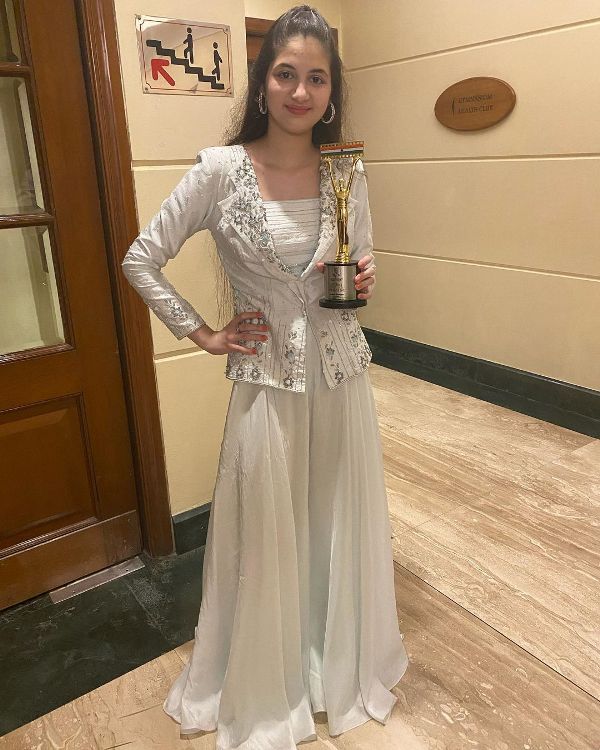 Harshaali Malhotra after winning an award at the 5th Great Indian Awards (2022)