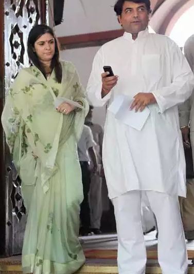RPN Singh with his wife