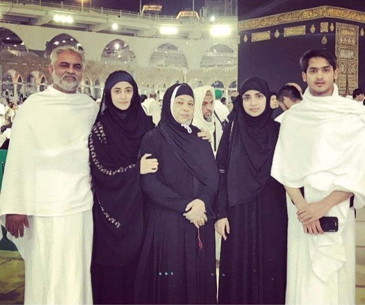 Sajal Aly with her family at the holy place of Mecca