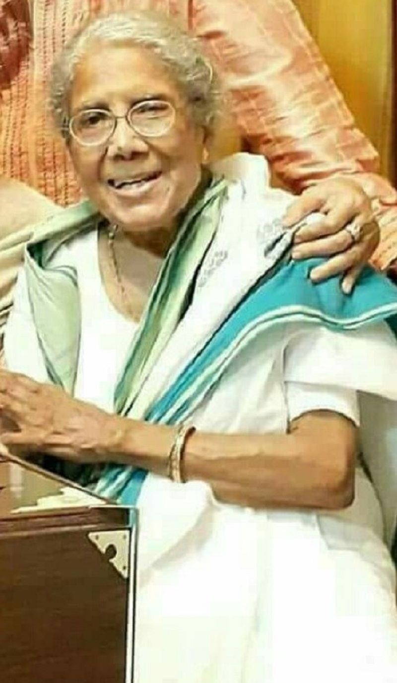 Sandhya Mukherjee