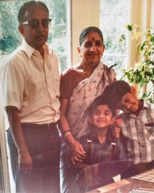 Childhood picture of Chetan Kumar and Ashok Kumar with their grandparents