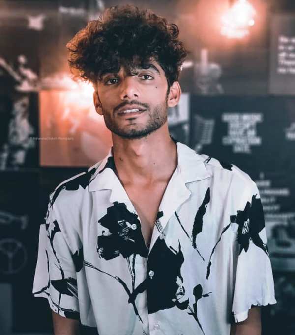 Kaifi Khalil Wiki, Age, Girlfriend, Family, Biography & More - WikiBio