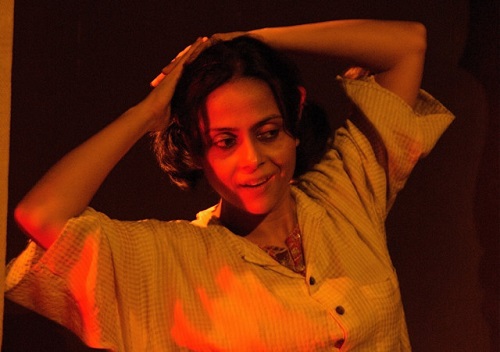 Lovleen Misra performing in the theatre play Ismat Apa Ke Naam