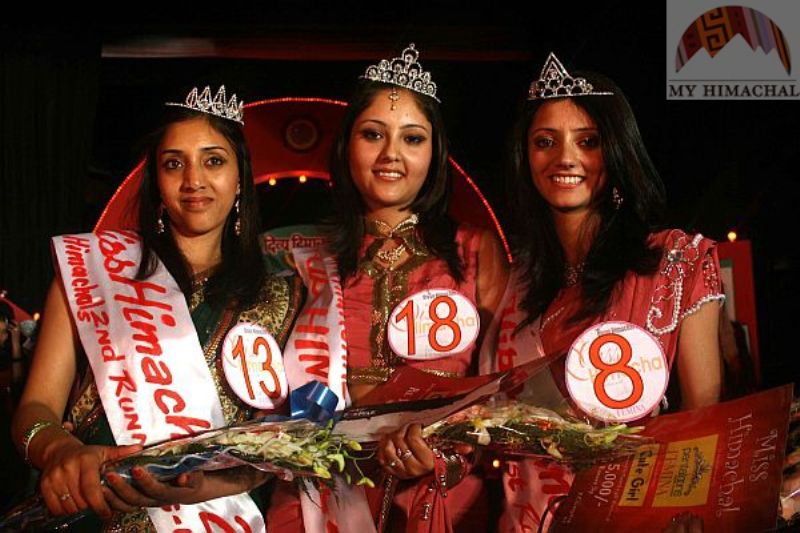 Purva Rana( centre) crowned Miss Himachal