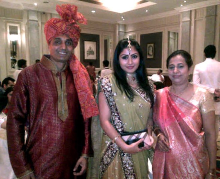 Rimi Sen with her parents