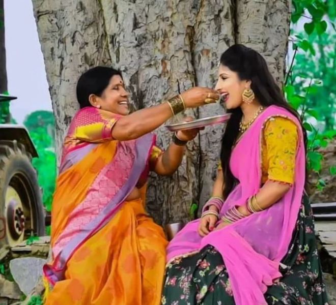 Satyavathi Rathod with her mom