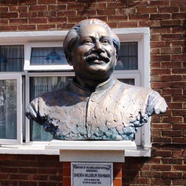 Bust of Mujib in London