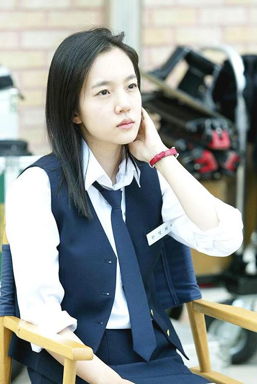 Im Soo-jung in a scene from The Romantic President (2002)