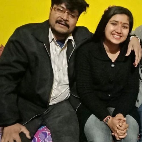 Ishita Vishwakarma with her father