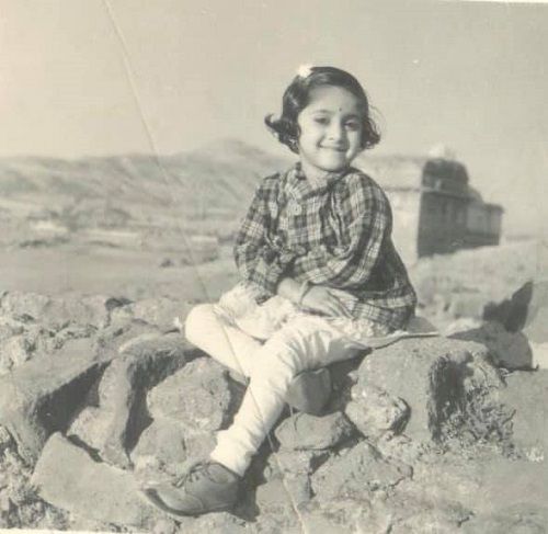 Mrinal Kulkarni's childhood picture