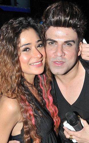 Sara Khan with Rajeev Khinchi
