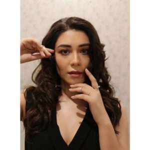 Anchal Singh Wiki Height, Age, Family, Biography & More - WikiBio