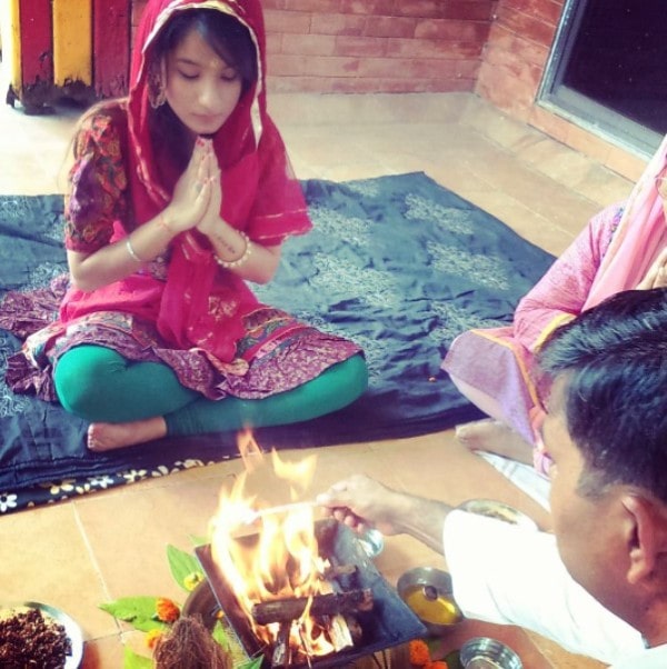 Anila Kharbanda present at a ritual during the festival of Dussehra