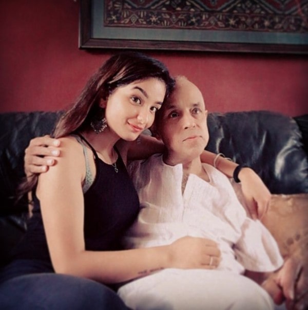 Anila Kharbanda with her father Dr Kishore Kharbanda