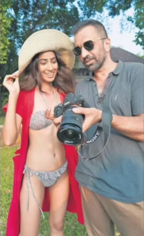 Atul during the Kingfisher Calender shoot