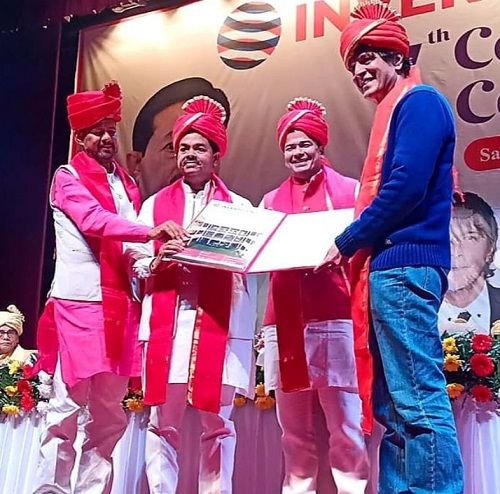 Chunky Panday receiving the honorary doctorate from Invertis University