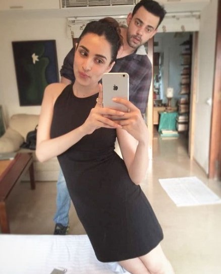Cyrus and Vaishali taking a selfie together
