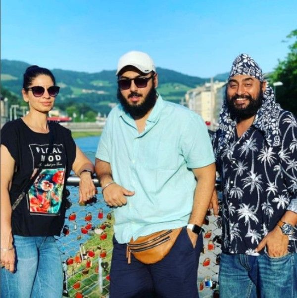  Balvinder Singh with his wife and son