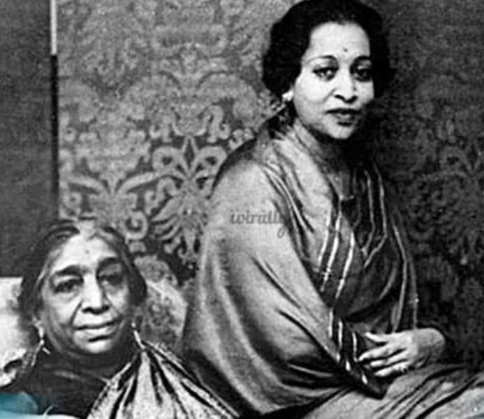 Padmaja with her mother, Sarojini Naidu