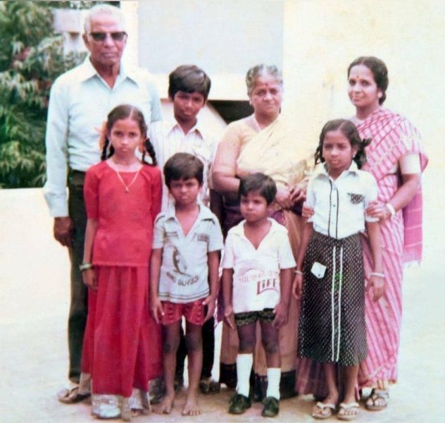 Praveen Mohan's childhood picture with his family