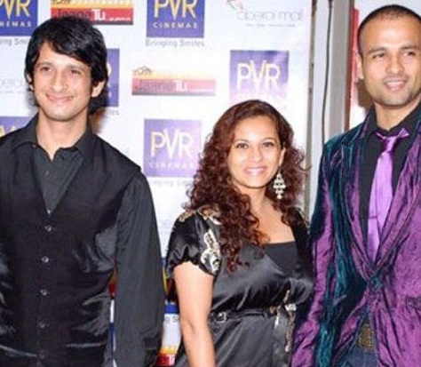 Neelam Singh's brother-in-law Rohit Roy with Sharman Joshi and Manasi Joshi Roy