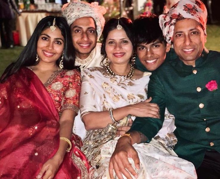 Subah Jain with her parents, brother and husband