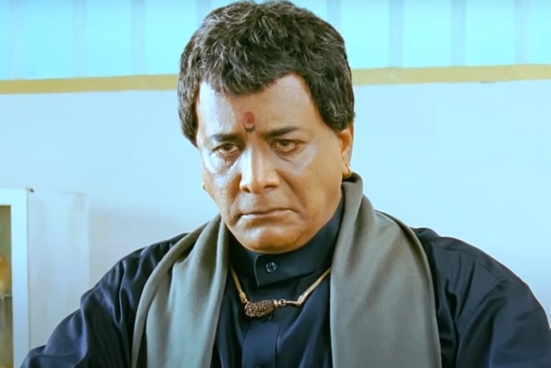 A still from the film, Vettaikaaran