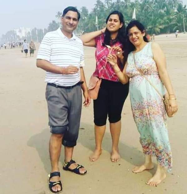 Gamini Singla with her parents