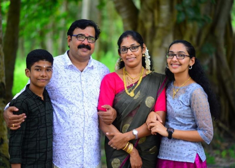 Manikandan Thonnakkal's family