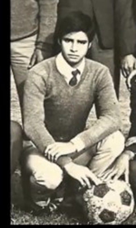 Picture of Akshay from his college days