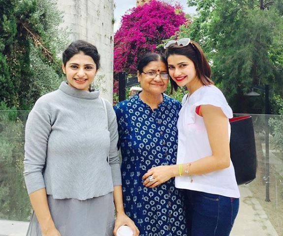 Prachi Desai with her mother and sister