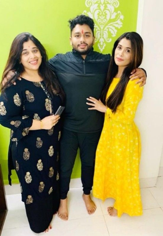 Ruchita Jadhav with her siblings