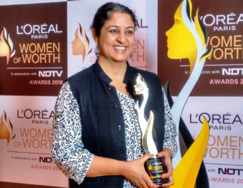 Safeena Husain with NDTV-L'Oreal Women of Worth Award