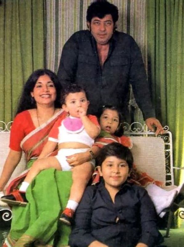 A childhood photo of Shadaab with his parents and siblings