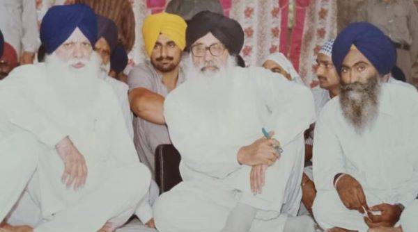 Tota Singh with the then SAD CM Parkash Singh Badal