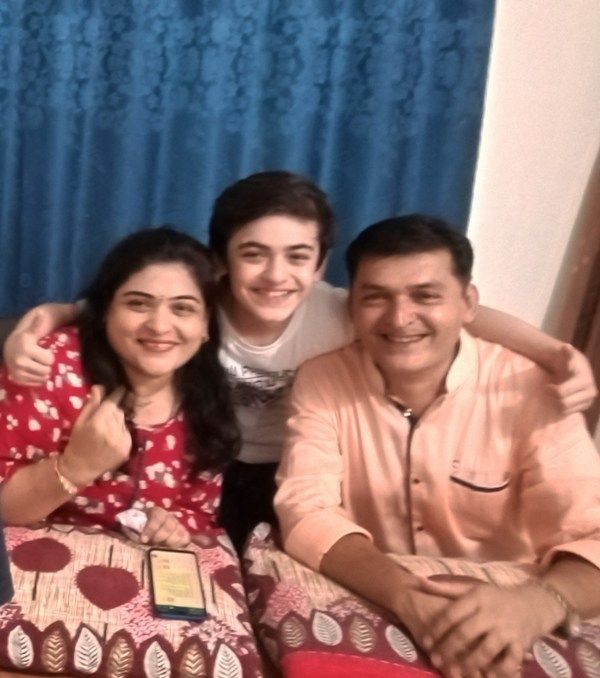 Vansh Sayani with his parents