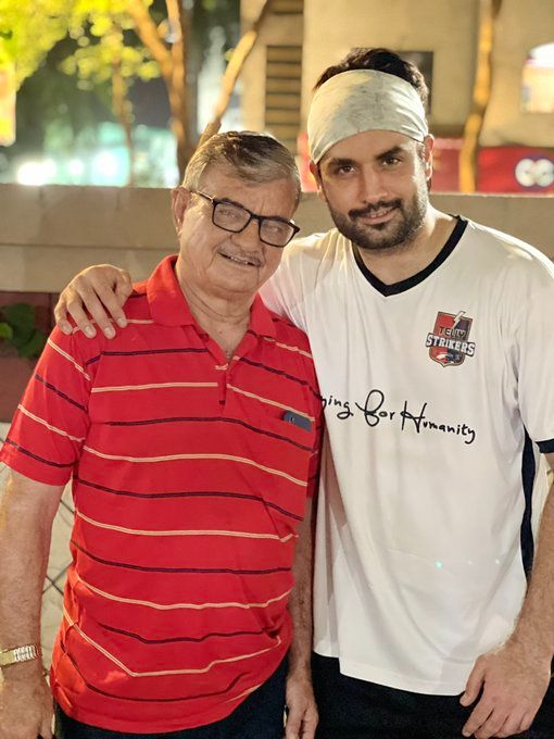 Vivian Dsena with his father