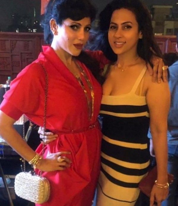Warda Khan with her sister