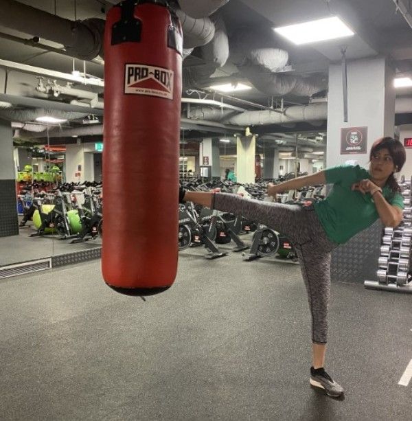 Warda Khan working out at the gym