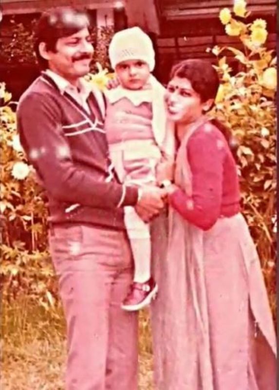 A childhood picture of Himmanshoo Malhotra with his parents
